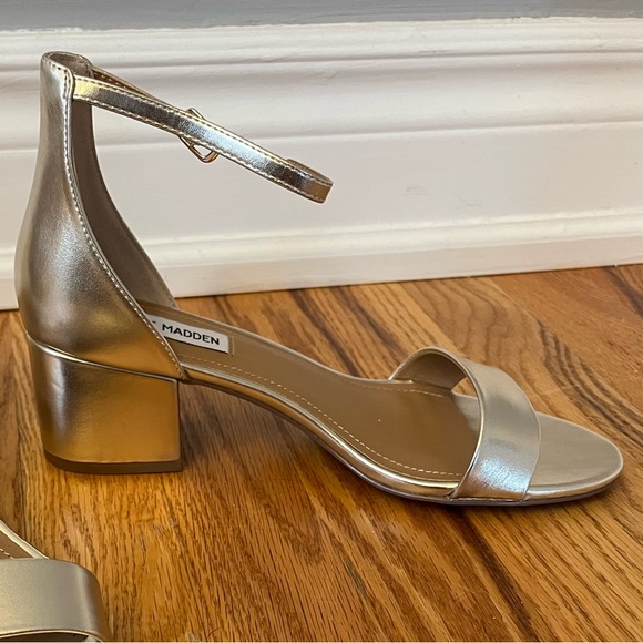 Steve Madden Gold heeled sandals BNWT - Picture 1 of 3